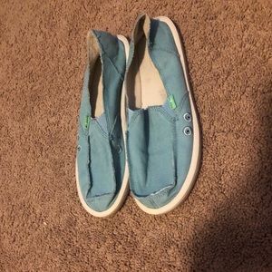 Sanuk Woman’s blue shoes